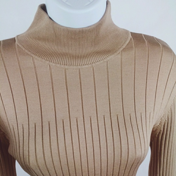Classiques Entier silk cream colored M sweater - Picture 2 of 8